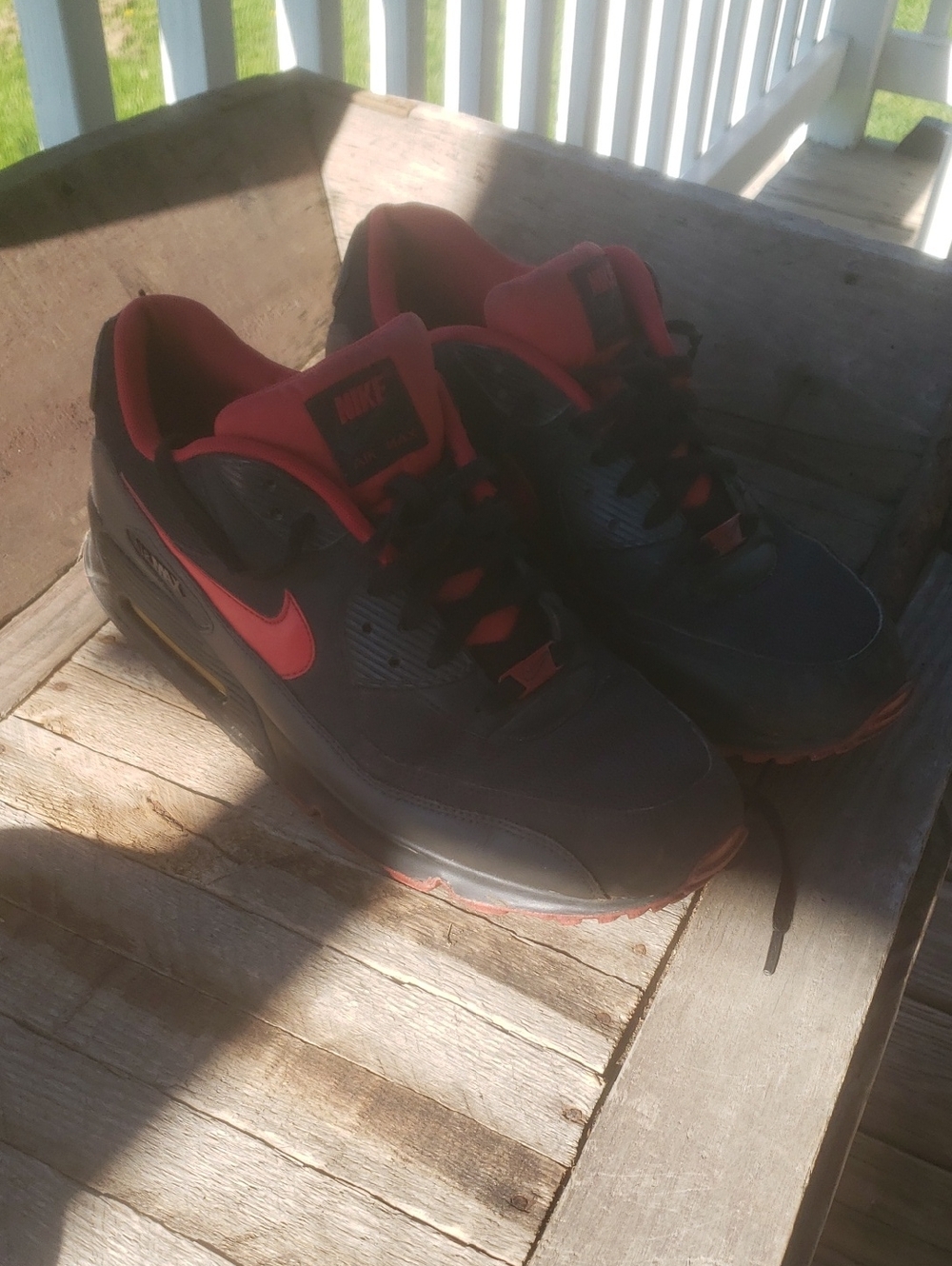 Nike Men’s Black & Red Air Max Running Sneakers